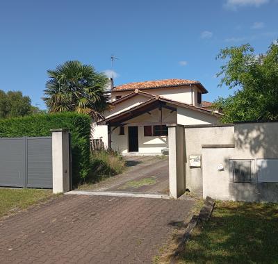 Chambre à louer dans maison calme et spacieuse