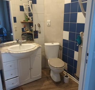 Chambre meublée avec salle de bain privative