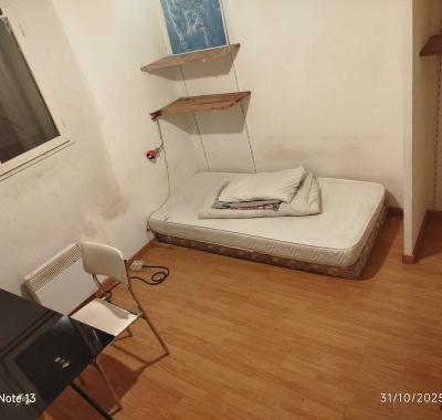 Chambre à louer dans maison spacieuse