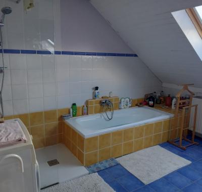 Chambre 10m2 dans grand maison calme à la campagne