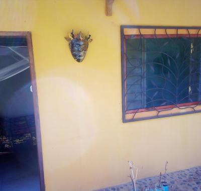 Deux chambres, coin cuisine, jardin à Nosy Be