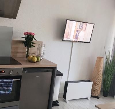 Beau Studio en Rez de Jardin avec Place de Parking