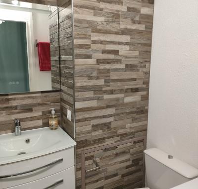 Beau Studio en Rez de Jardin avec Place de Parking