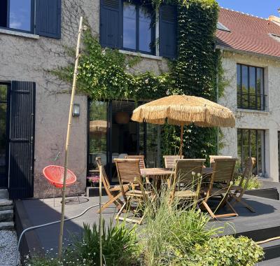 Chambre meublée dans grande maison avec jardin