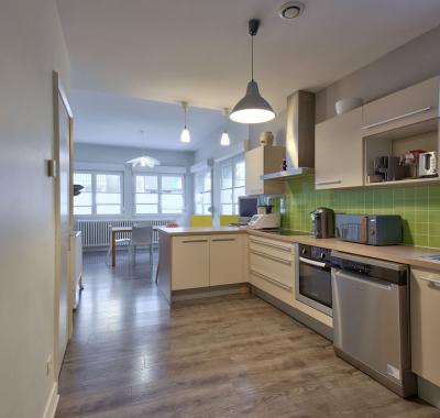 Grande chambre au Wad bouton sdb privé