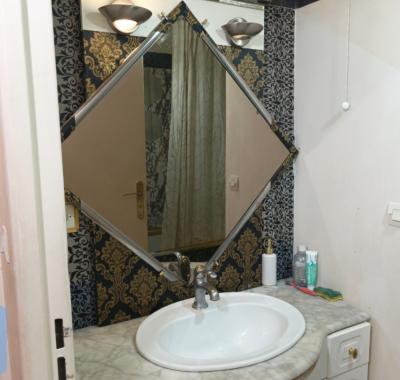 Loue chambre meublé dans une maison