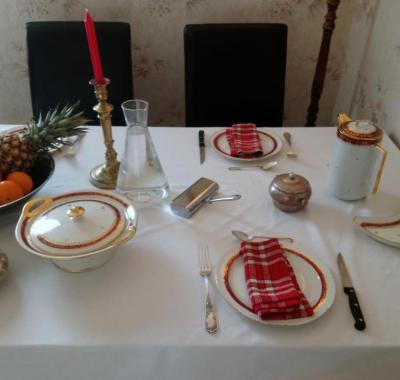 Chambre au calme et simple, cuisine à dispo