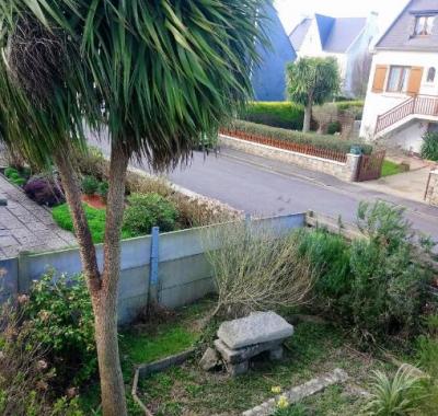 Chambre au calme et simple, cuisine à dispo