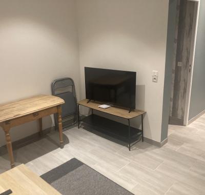 F2 a louer dans village très calme pour gens de passage