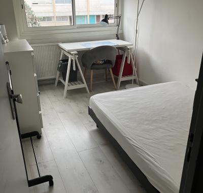 Chambre dans Duplex Pessac Noes