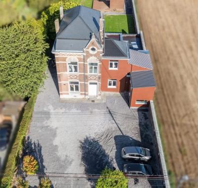 Chambre à louer dans maison de maitre
