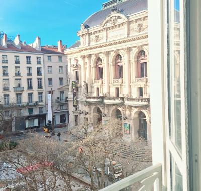 Fête des lumière charmant T3 au coeur de Lyon