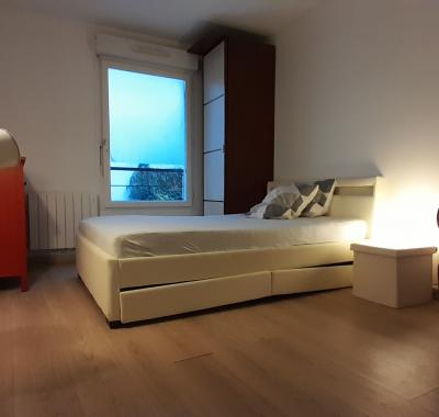 Chambre spacieuse pour femme