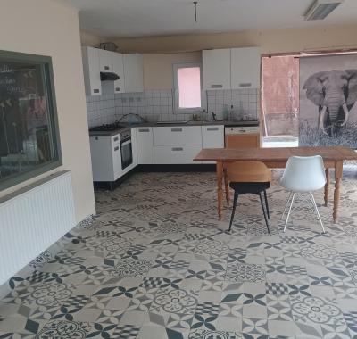 Chambre  avec commun pour sanitaire et cuisine