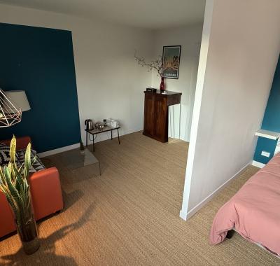 Grandes chambre avec Salle de bain à louer