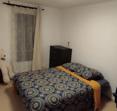 Chambre meublée - proche RER D