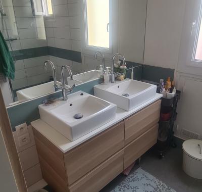 Grande chambre chez l'habitant