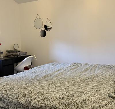 Agréable chambre au calme équipée