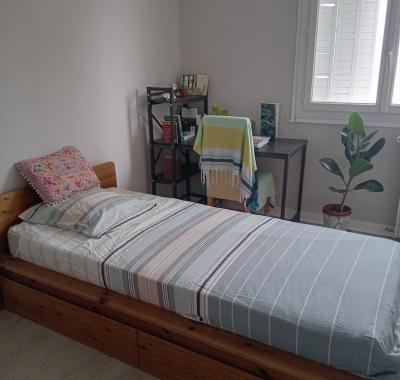 Jolie chambre dans grand appartement