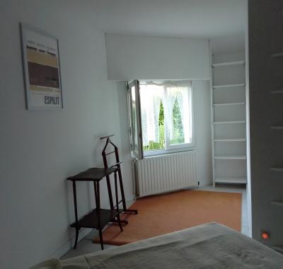 Rez-de-chaussée de pavillon avec jardin