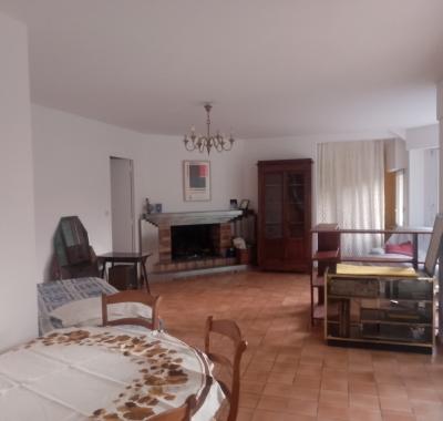 Rez-de-chaussée de pavillon avec jardin