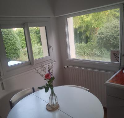 Rez-de-chaussée de pavillon avec jardin