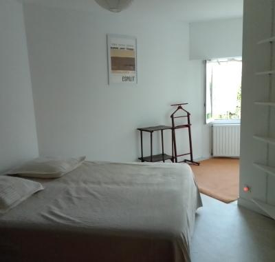 Rez-de-chaussée de pavillon avec jardin