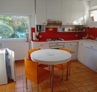 Rez-de-chaussée de pavillon avec jardin