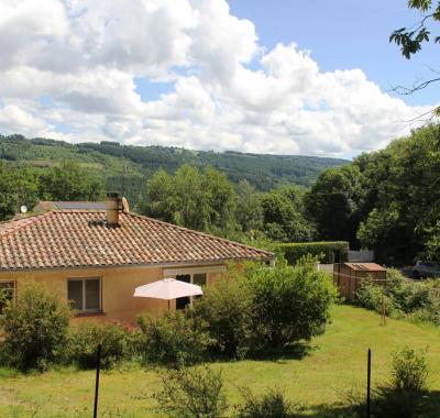 Chambre dans maison au calme, proche Mazamet