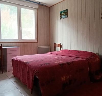 Chambre dans maison au calme, proche Mazamet