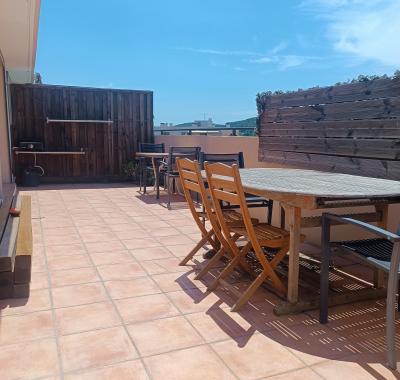 Chambre calme climatisée avec terrasse