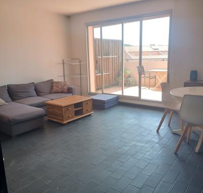 Chambre calme climatisée avec terrasse