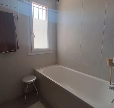 Chambre calme climatisée avec terrasse