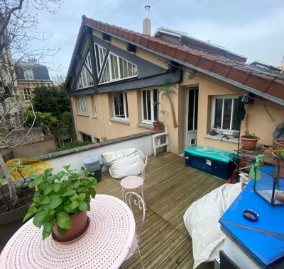 Chambre à louer dans maison de ville