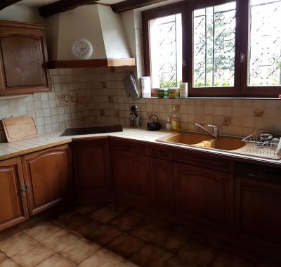 Chambre sympa dans une grande villa avec jardin et potager