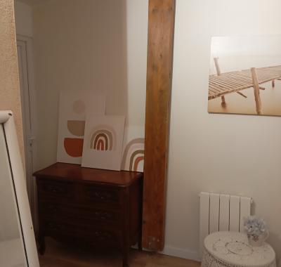 CHAMBRE A LOUER CALME DANS JARDIN (femme uniquement)