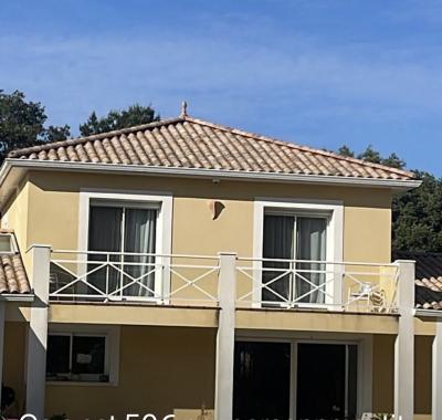 2 chambres avec salle de bain chacune