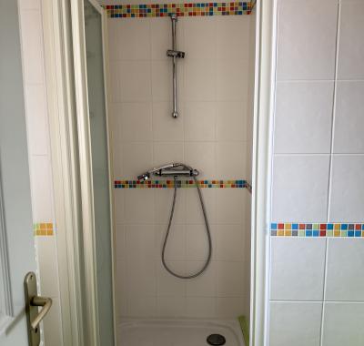 2 chambres avec salle de bain chacune