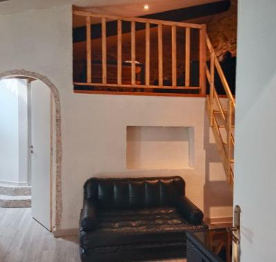 Colocation dans appartement meublé (2 pers au total)