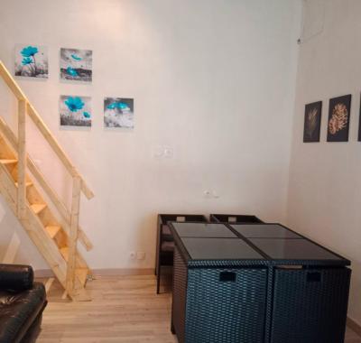 Colocation dans appartement meublé (2 pers au total)