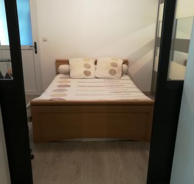 Loue chambre et places de camping