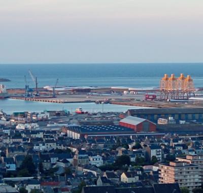 Chambre paisible et centrale