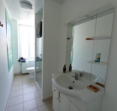 Chambre paisible et centrale