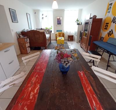 Chambre paisible et centrale