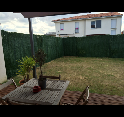 Chambre à louer dans maison avec jardin