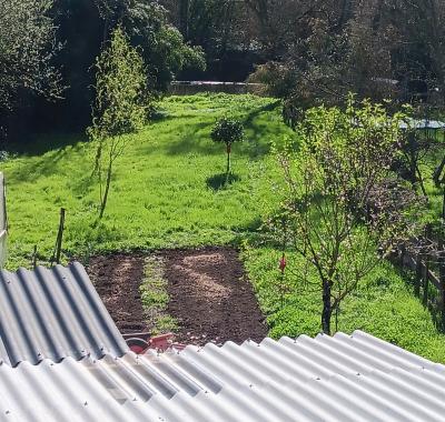 Emplacement tente sur jardin