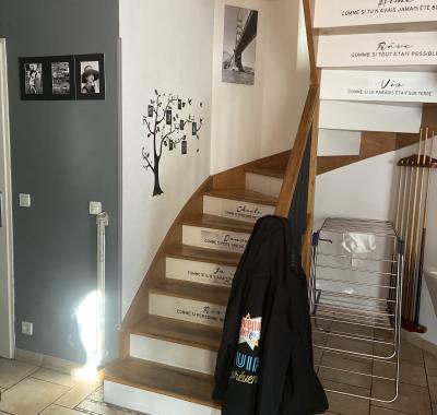 Chambre tout confort dans maison avec jardin