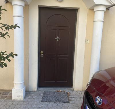 Chambre tout confort dans maison avec jardin