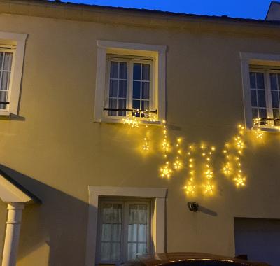 Chambre tout confort dans maison avec jardin