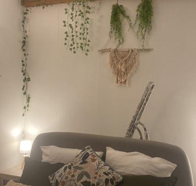 Chambre tout confort dans maison avec jardin